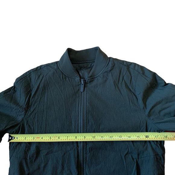 Lululemon Reversible Non-Stop Bomber Size 4 - Picture 9 of 10